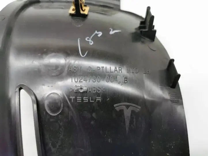 Tesla Model S (2016 - 2021) 1024730-00-B Верхняя обшивка стойки D — фото 2