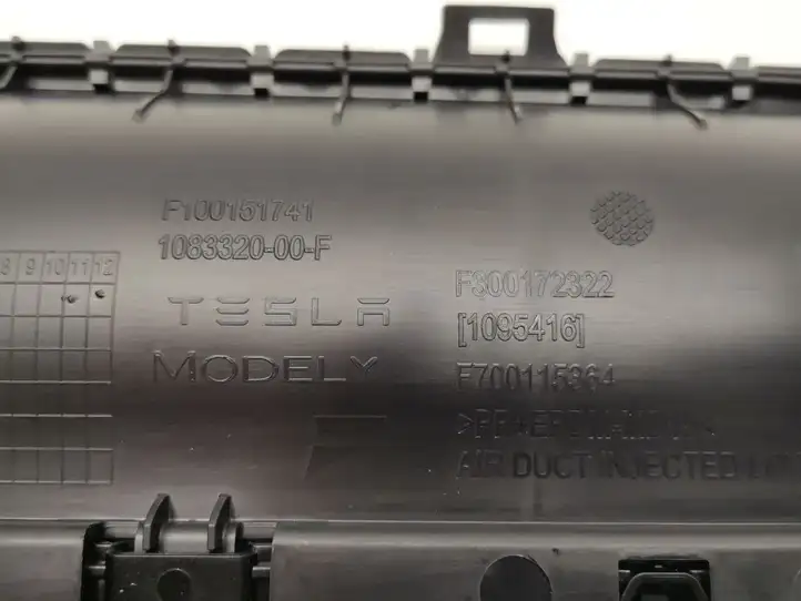 Tesla Model Y (2019 - 2024) 1083320-00-F Боковой воздушный дефлектор — фото 2