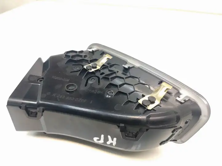Mercedes-Benz EQC (2018 - ) A2938300200 Воздушная решетка панели — фото 4