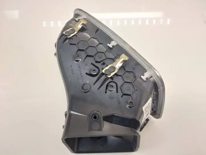 Mercedes-Benz EQC (2018 - ) A2938300400 Воздушная решетка панели — фото 6