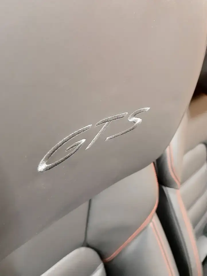 Porsche Taycan 9J1 (2019 - ) Переднее сиденье водителя — фото 2