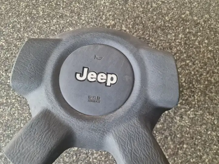 Jeep Liberty (2000 - 2007) Подушка безопасности руля — фото 4