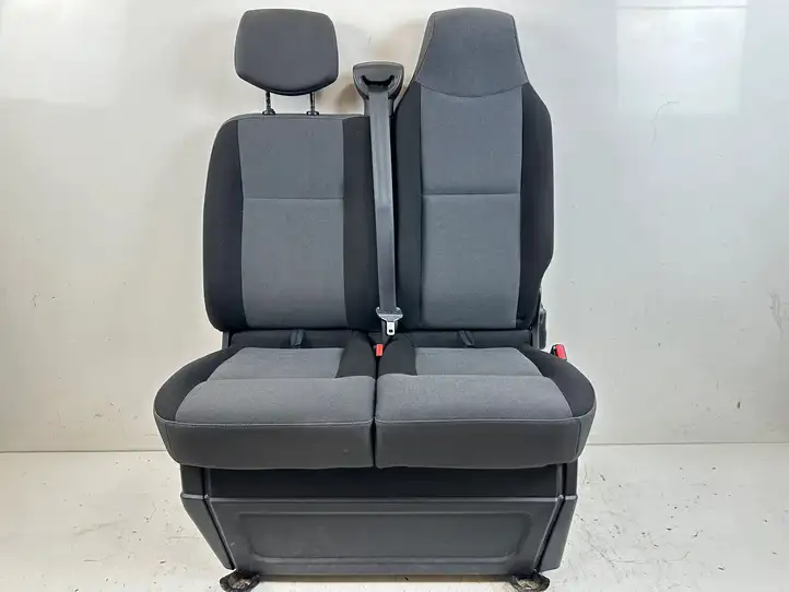 Nissan NV400 (2012 - 2020) Переднее двойное сиденье — фото 1