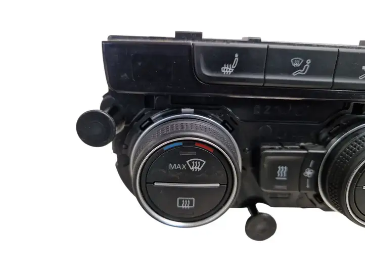 Volkswagen PASSAT B8 (2015 - )  5G0907044FK Модуль блока управления кондиционером