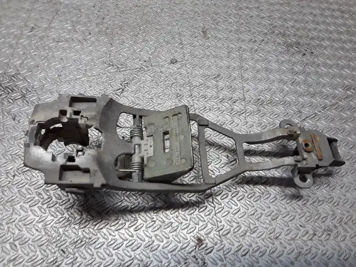 Volkswagen Touareg I (2002 - 2010) 7L0837885 Крепление наружной ручки передней двери — фото 2