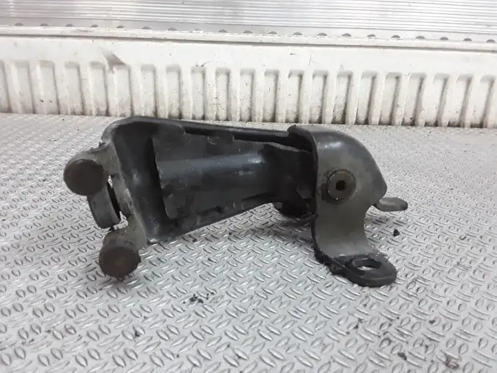 Mercedes-Benz Vito Viano W639 (2003 - 2010) A6397601047 Средняя направляющая ролика раздвижной двери — фото 2