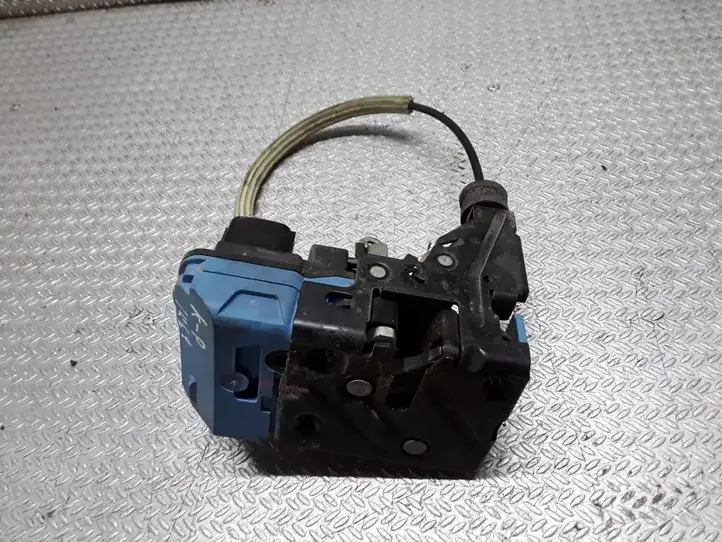 Volvo V70 (2000 - 2004)  30663040 Замок передней двери