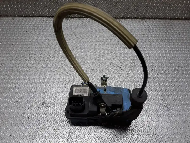 Volvo V70 (2000 - 2004)  30663040 Замок передней двери