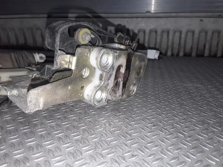 Ford Ranger (1998 - 2006)   Замок передней двери