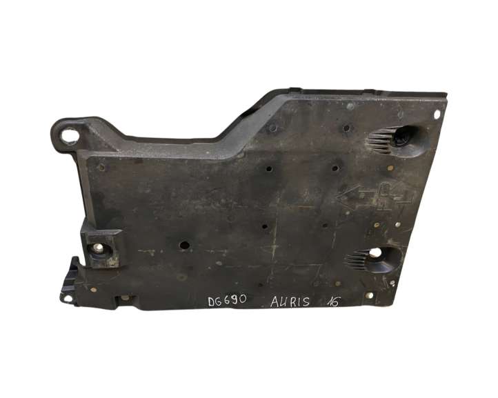 5816602030 Toyota Auris E180 Vidurinė dugno apsauga