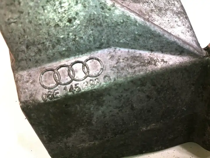 Audi Q7 4L (2009 - 2015) 06E145393G Кронштейн насоса ГУР — фото 4