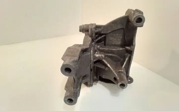Volkswagen Multivan T5 (2003 - 2015) 070199343B Кронштейн двигателя — фото 1