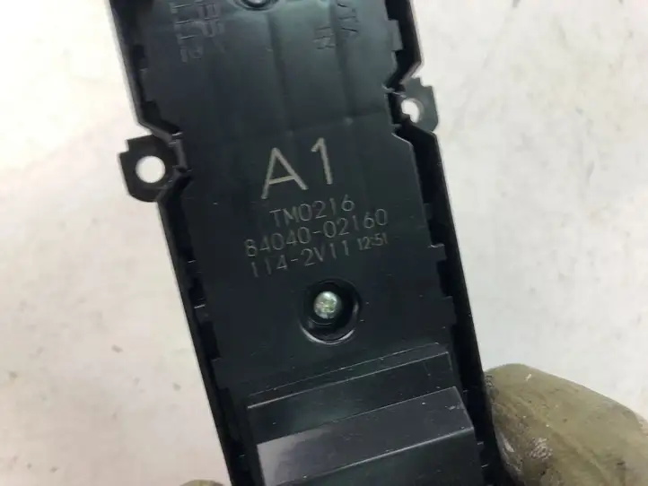 Toyota Corolla E210 E21 (2018 - ) 8404002160 Кнопка стеклоподъемников — фото 3