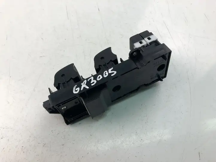 Toyota Corolla E210 E21 (2018 - ) 8404002160 Кнопка стеклоподъемников — фото 4