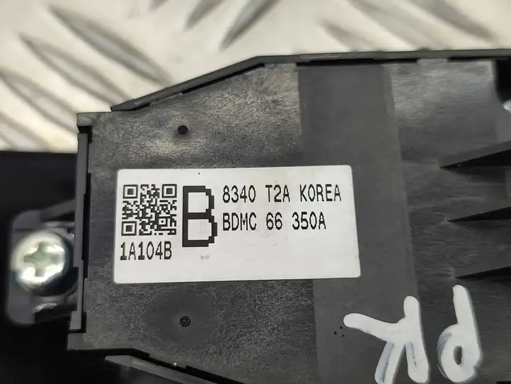 Mazda 3 BDMC66350A Кнопка стеклоподъемников — фото 4