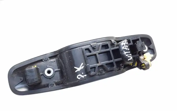 Suzuki Grand Vitara I (1998 - 2005) 8282065D00 Наружная ручка двери — фото 2