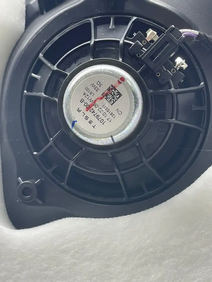 Tesla Model Y (2019 - 2024) 162226400B Основной отделочный щит — фото 4