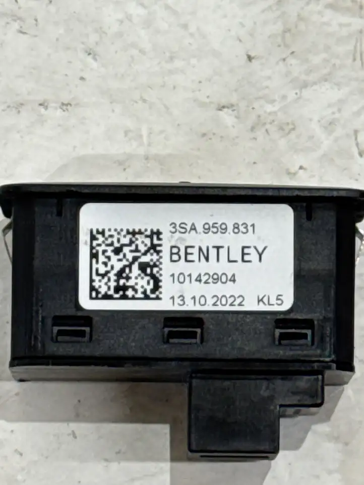 Bentley Continental (2017 - ) 3SA959831 Кнопка закрытия багажника — фото 4