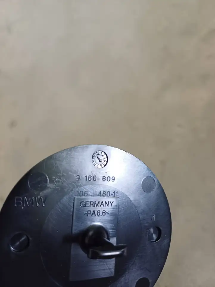 BMW 3 F30 F35 F31 (2012 - 2018) 9166609 Клипса крепления коврика — фото 3