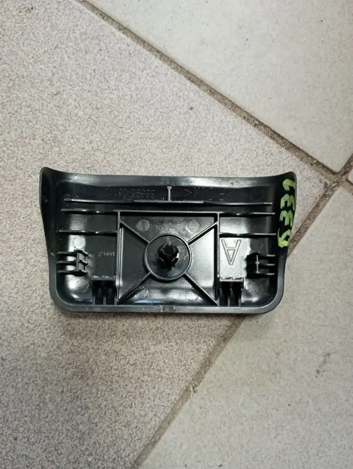 Toyota Sienna XL40 IV (2021 - ) 5859508110 Клипса крепления коврика — фото 2