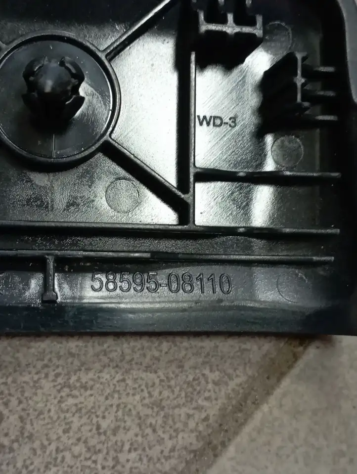 Toyota Sienna XL40 IV (2021 - ) 5859508110 Клипса крепления коврика — фото 3