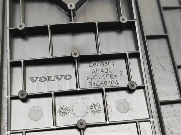 Volvo XC40 (2017 - ) 31469104 Коврик выдвижного ящика — фото 3