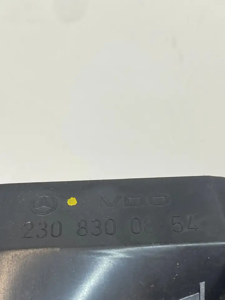 Mercedes-Benz SL R230 (2001 - 2012)  A2308300854 Другая центральная деталь консоли (туннеля)