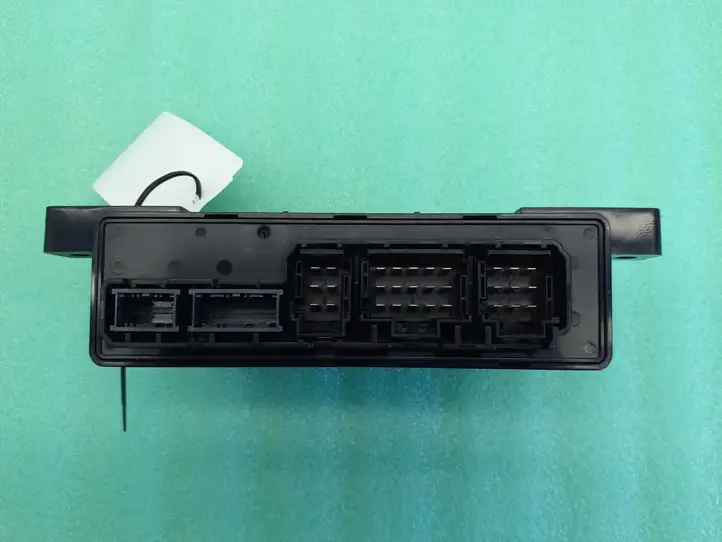 Jaguar F-Pace (2016 - )  HK8M19H544BF Блок управления крюка для прицепа