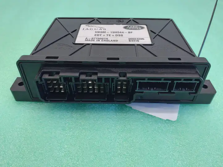 Jaguar F-Pace (2016 - )  HK8M19H544BF Блок управления крюка для прицепа
