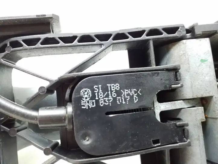 Audi A3/S3 8V (2012 - 2016) 5N0837017D Наружная ручка двери — фото 9