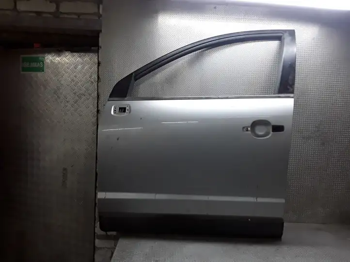 Opel Antara (2006 - 2011) Дверь — фото 1