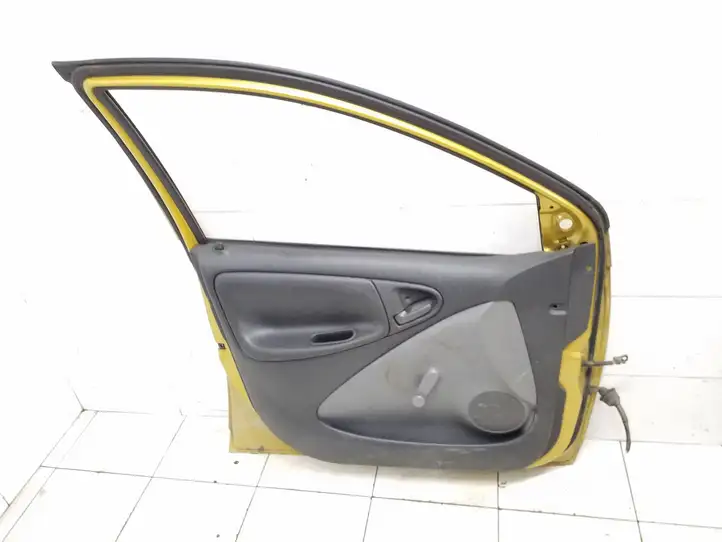 Toyota Yaris (1999 - 2003) Дверь — фото 2