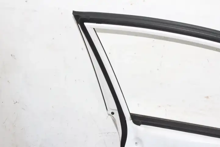 Hyundai i40 (2011 - )   Дверь