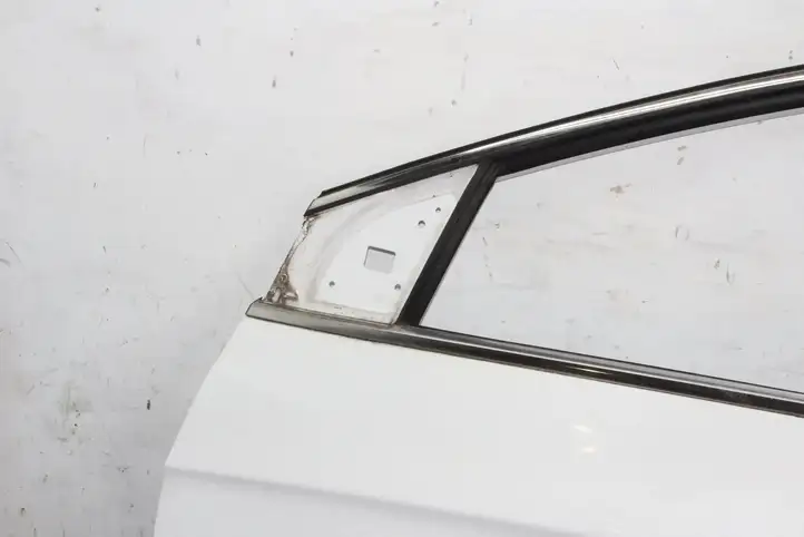 Hyundai i40 (2011 - )   Дверь