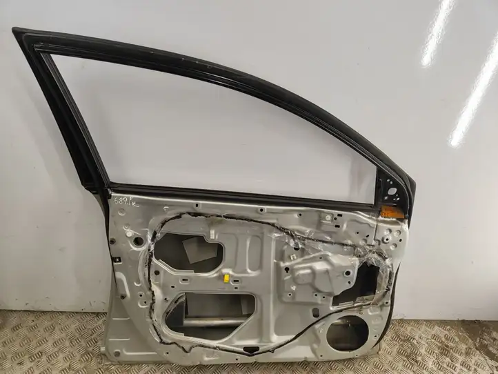 Toyota Avensis T250 (2003 - 2006)  1C0 Дверь