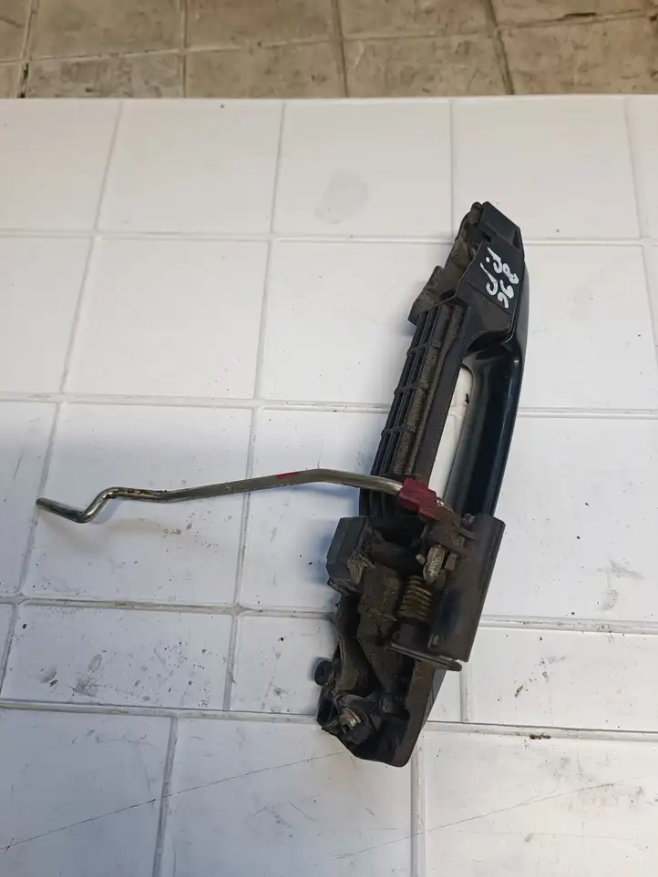 Toyota Corolla Verso AR10 (2004 - 2009) 242302 Наружная ручка двери — фото 3
