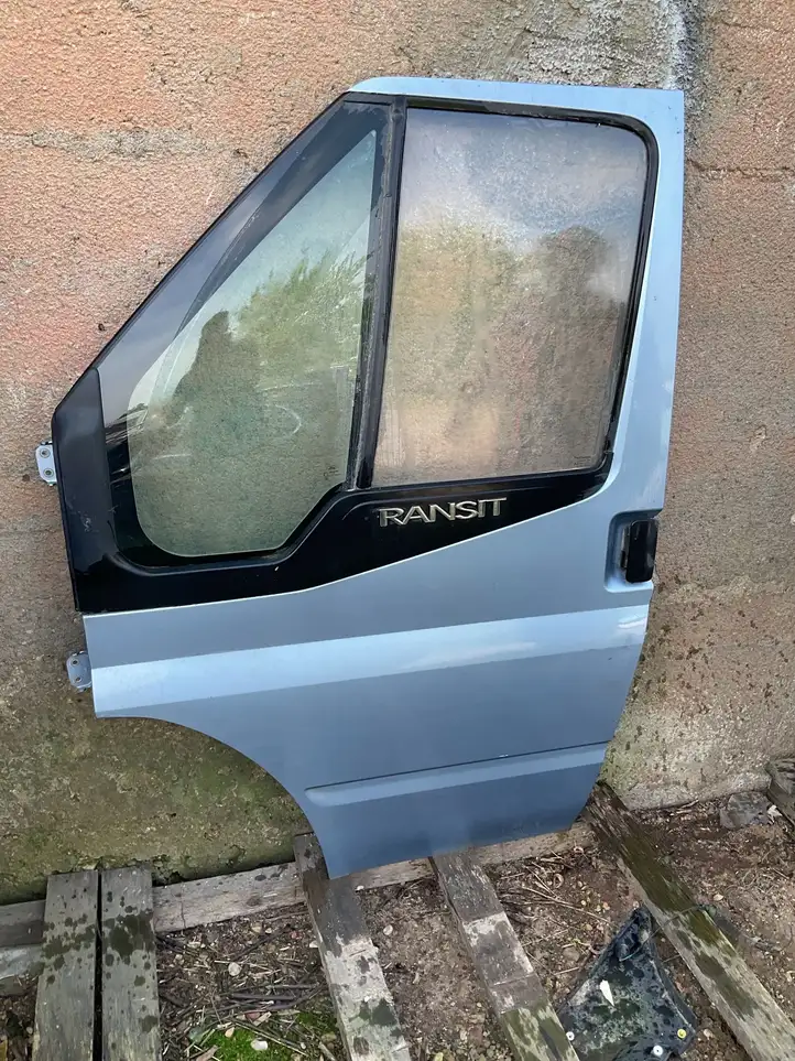 Ford Transit (2006 - 2013) Дверь — фото 2