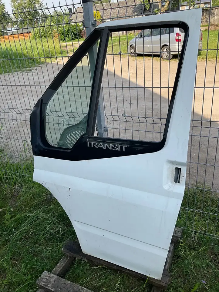 Ford Transit (2006 - 2013) Дверь — фото 2