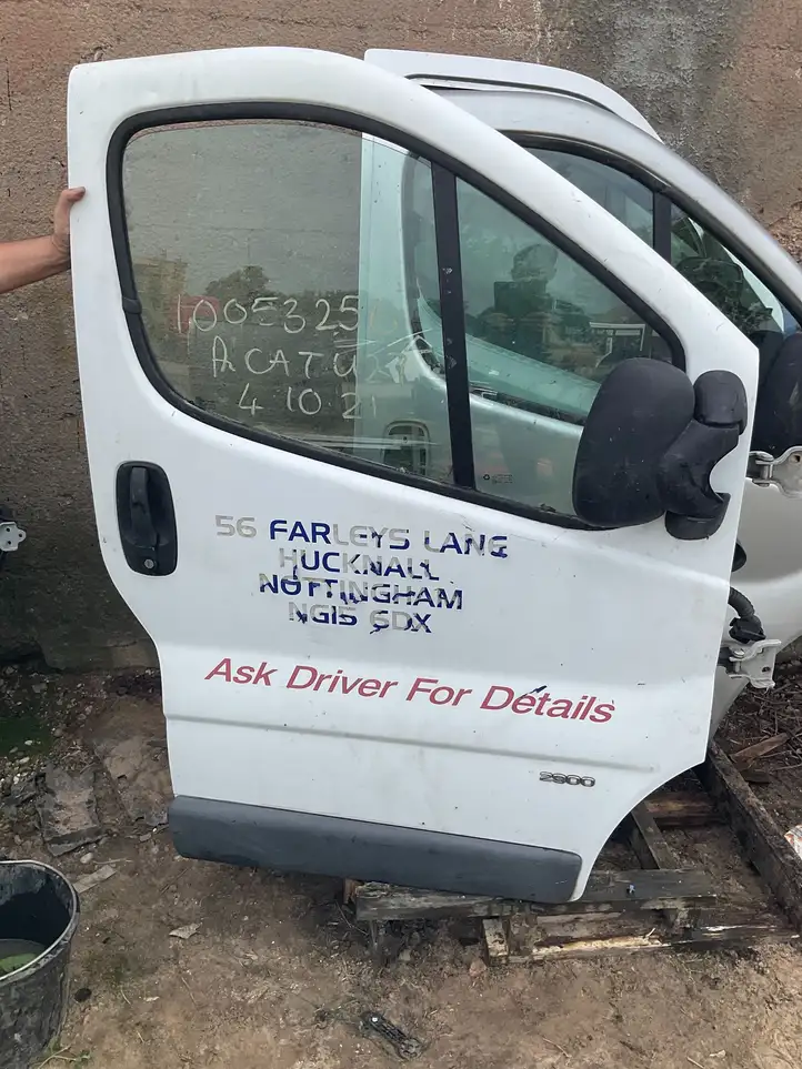 Renault Trafic II (X83) (2002 - 2014) Дверь — фото 1