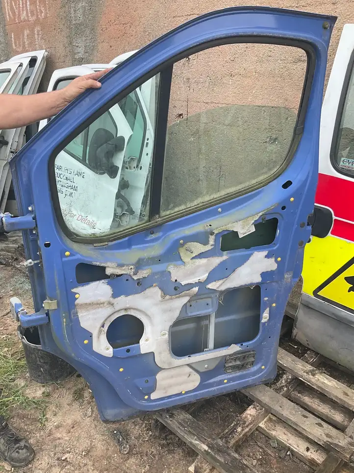 Renault Trafic II (X83) (2002 - 2014) Дверь — фото 2