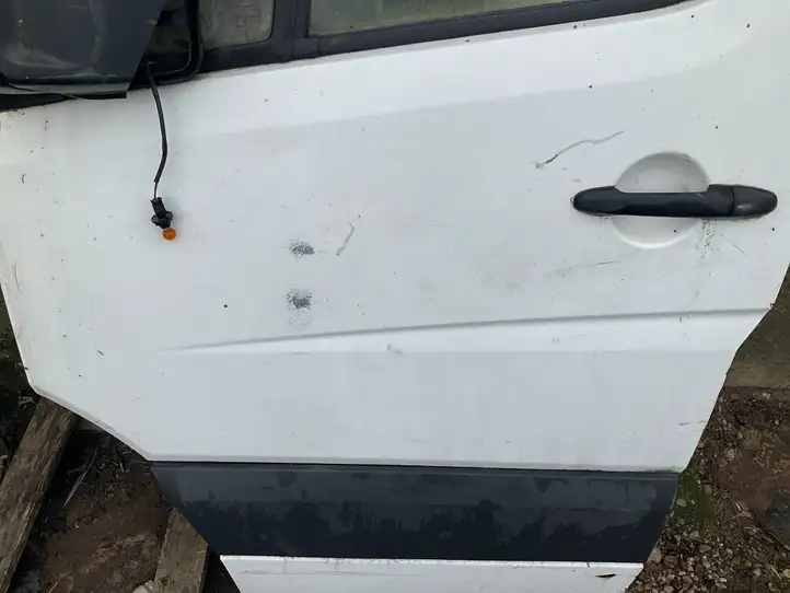 Mercedes-Benz Sprinter W906 (2006 - 2018) Дверь — фото 3
