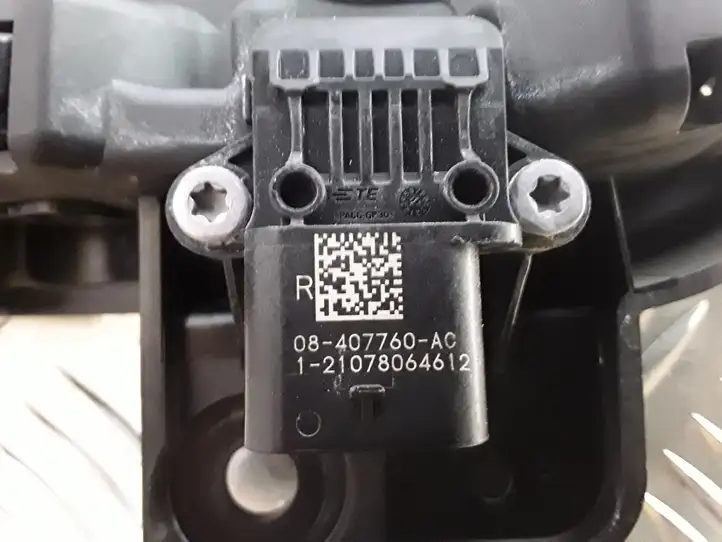 Tesla Model 3 (2017 - 2023) 152811500D Наружная ручка двери — фото 2