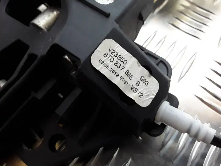 Audi A4 S4 B8 8K (2007 - 2011) 8T0837885B Наружная ручка двери — фото 2