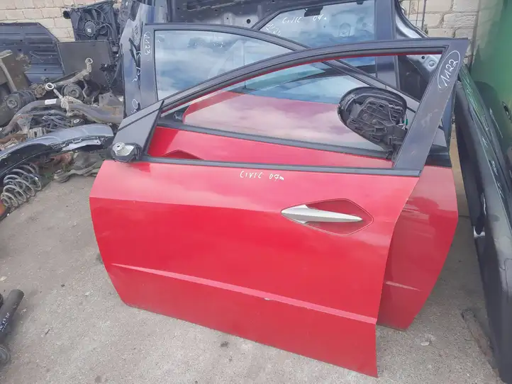 Honda Civic (2006 - 2011) Дверь — фото 1