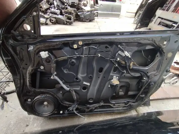 Honda CR-V (2004 - 2006) Дверь — фото 2