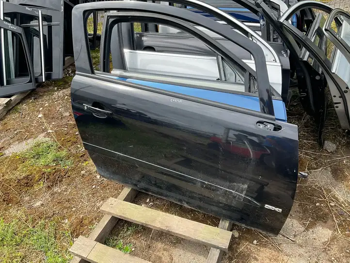 Opel Corsa D (2010 - 2014) Дверь — фото 1