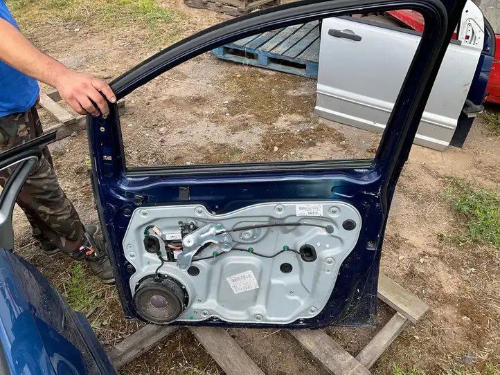 Volkswagen Touran I (2003 - 2010) Дверь — фото 3