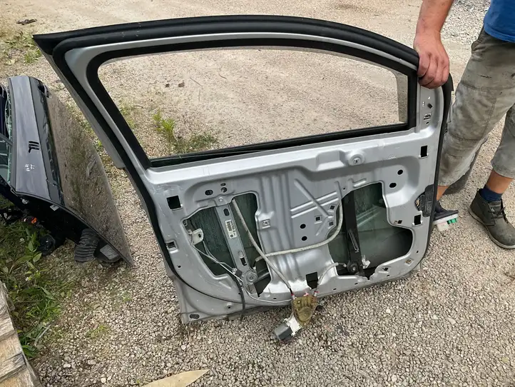 Dodge Caliber (2006 - 2012) Дверь — фото 3