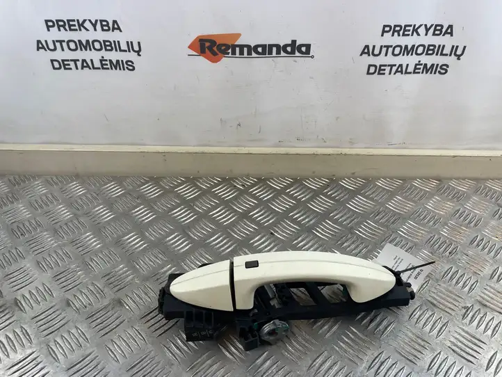 Ford Ecosport (2013 - 2018) 8A61A224A37 Наружная ручка двери — фото 1