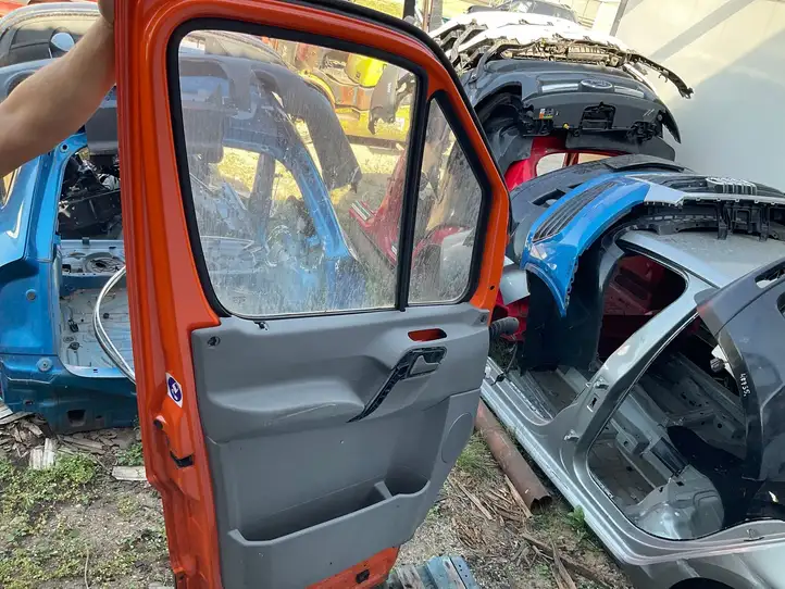 Mercedes-Benz Sprinter W906 (2006 - 2018) Дверь — фото 3